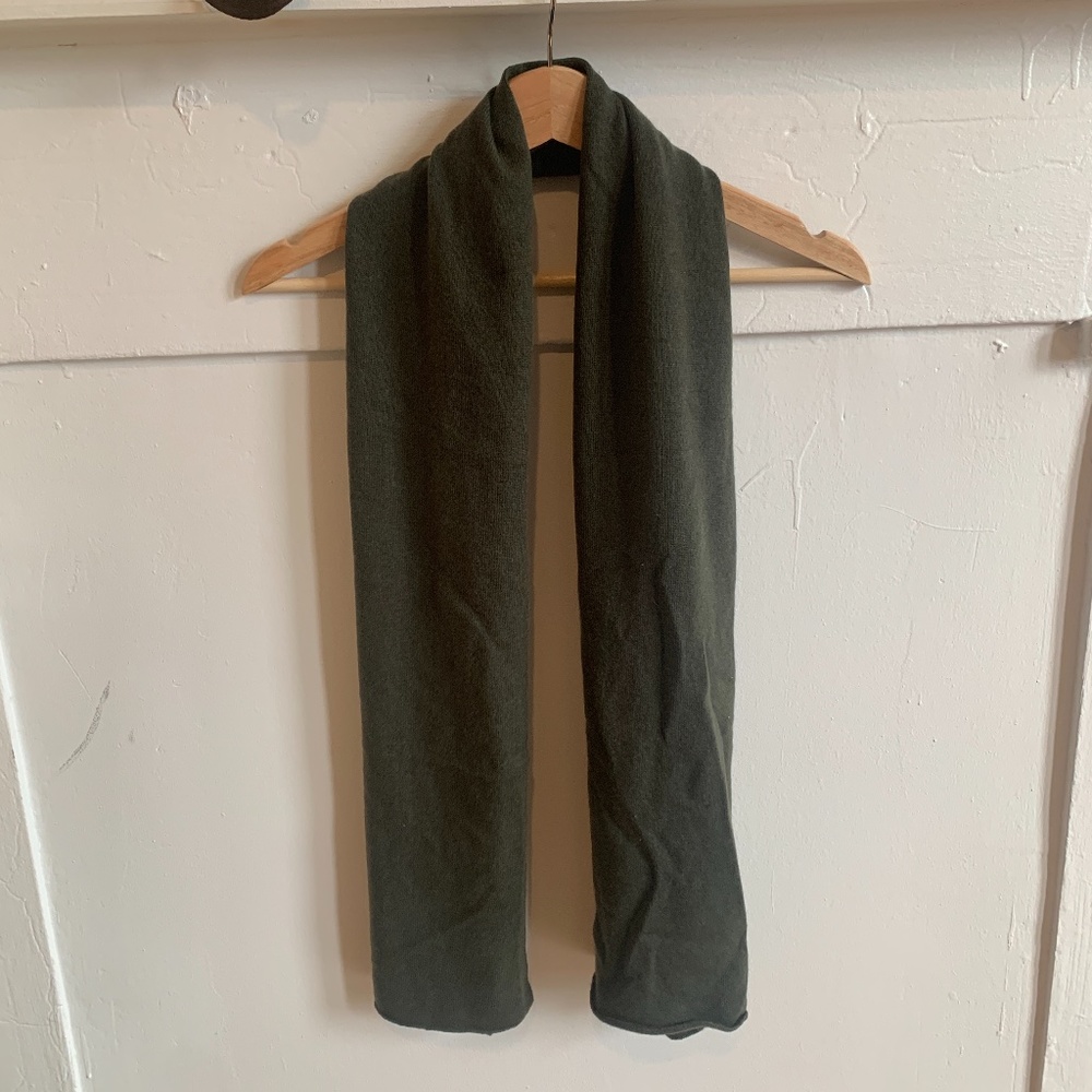 Quinn Wool Scarf (Unisex) Olive Green